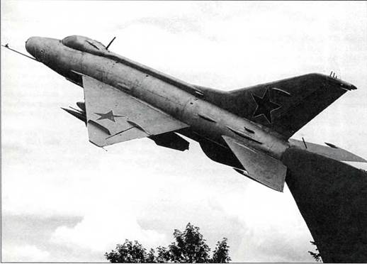 Книгаго: Истребитель МиГ-21 Рождение легенды. Иллюстрация № 2